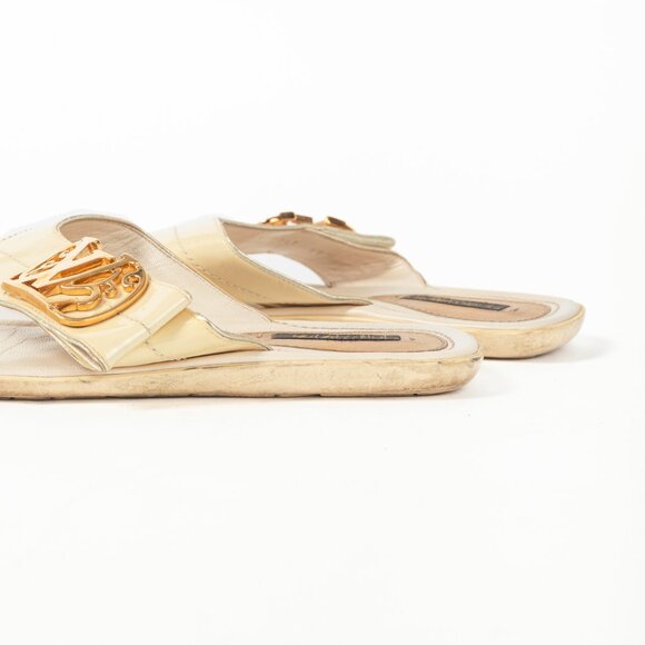 Louis Vuitton Zoé Blanc Patent-Leather LV Flat Thong Sandals - Picture 8 of 10